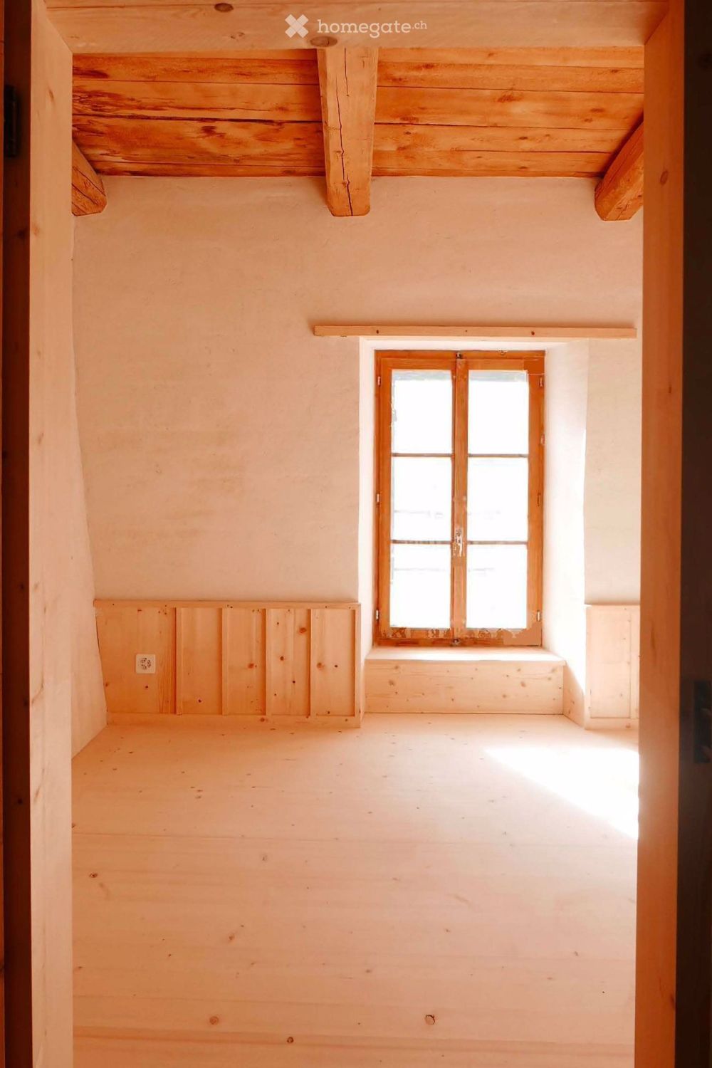 Zweigeschossiges Wohnatelier in saniertem Engadinerhaus - Bild 3