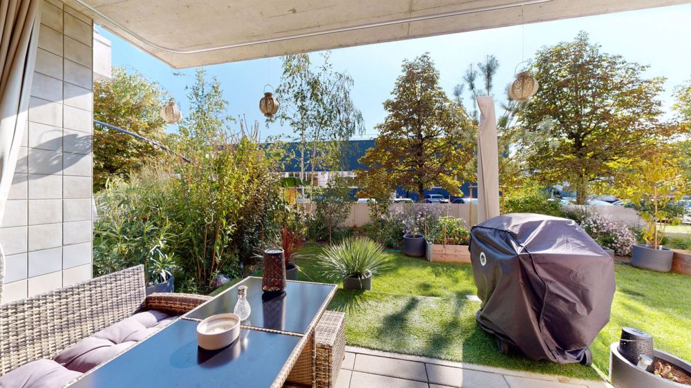 Moderne 3.5-Zimmer-Gartenwohnung mit Einstellhallenplatz - Sitzplatz