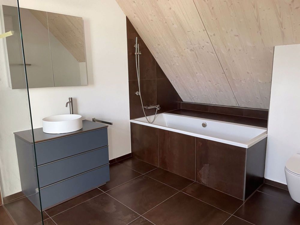 Wunderschöne moderne 4.5 Zimmer-Duplexwohnung im Herzen von Kriegstetten - Bild 3