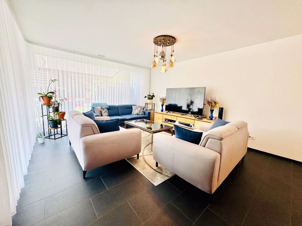 Modernes 5.5-Zimmer-Reiheneckhaus! - Bild 2