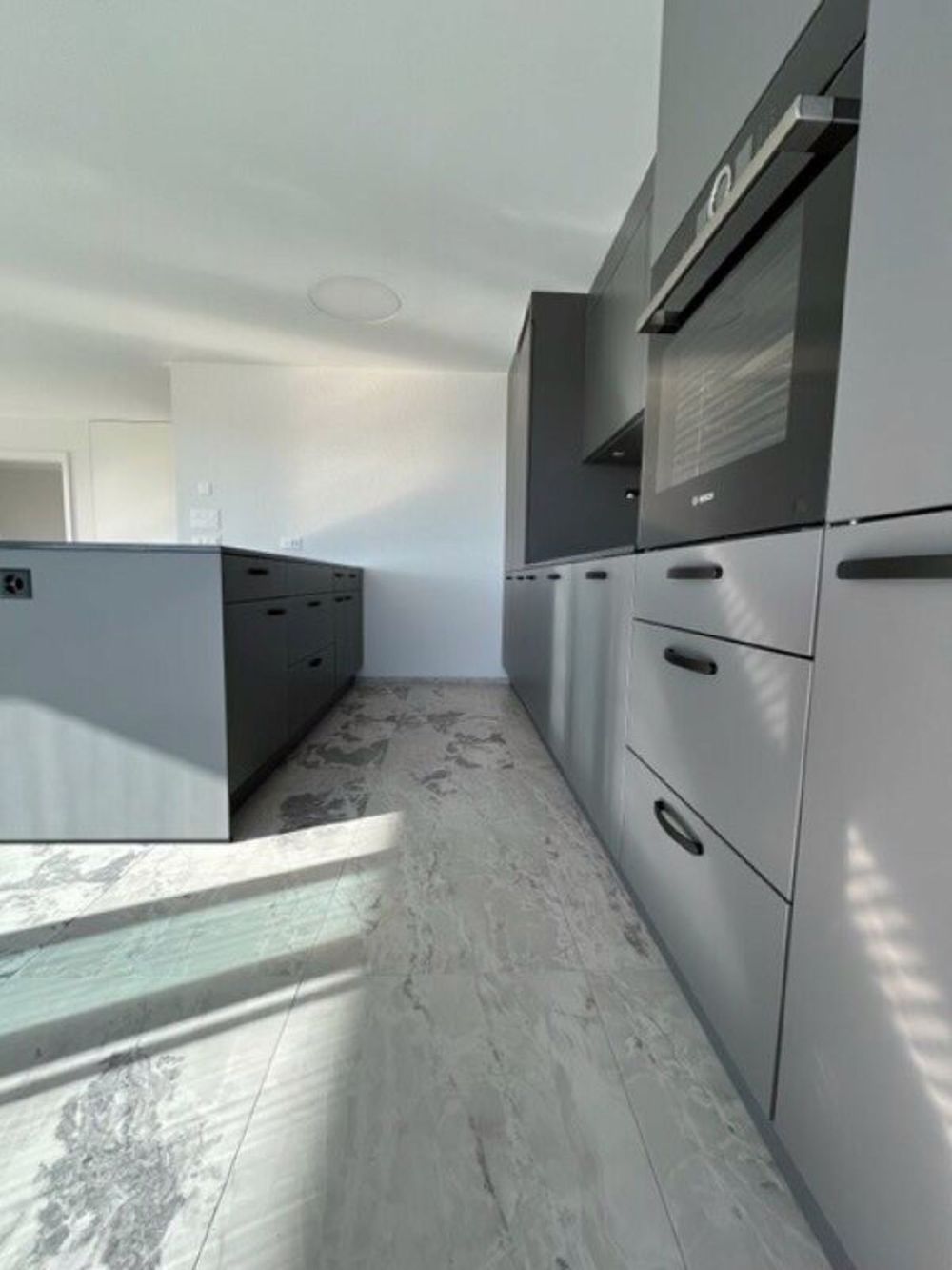 Moderne Wohnung aus dem Jahr 2023 - Bild 5