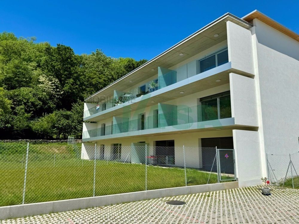 Nuovo e luminoso appartamento di 3,5 locali con grandissimo giardino - Bild 1