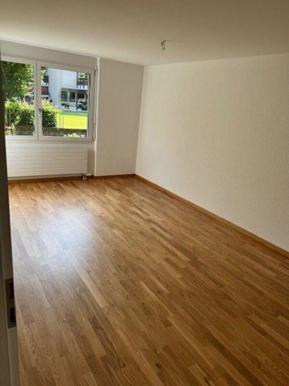 Neu sanierte 4.5-Zimmer-Wohnung mit Gartensitzplatz - Bild 9