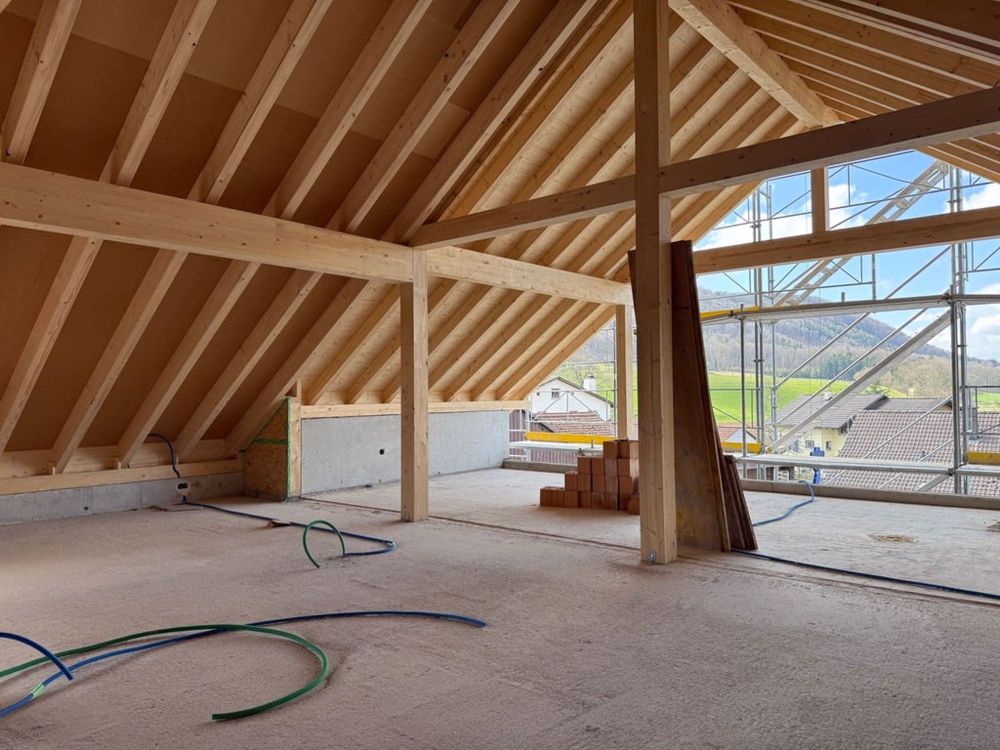 Einzigartige und grosszügige Dachgeschosswohnung im Underdorf - Dachwohnung Internet
