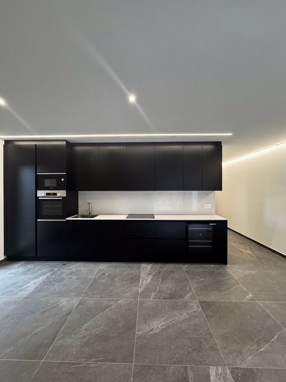 Modernes Apartment mit 3.5 Zimmern und Panoramablick in Lumino - Bild 12