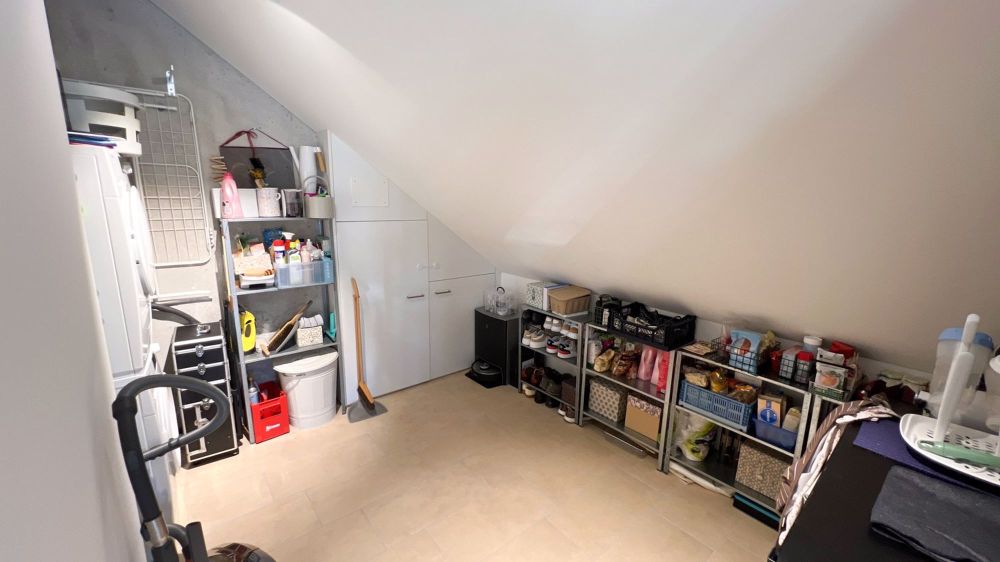 Exklusive 3 1/2 Zi. Dachwohnung mit Seesicht in Mörschwil - Bild 9