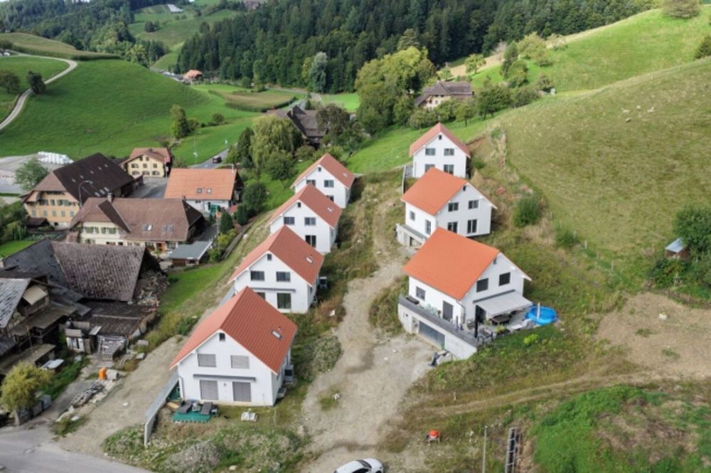 MODERNE EINFAMILIENHÄUSER IN IDYLLISCHER, NATURNAHER UMGEBUNG - Bild 1