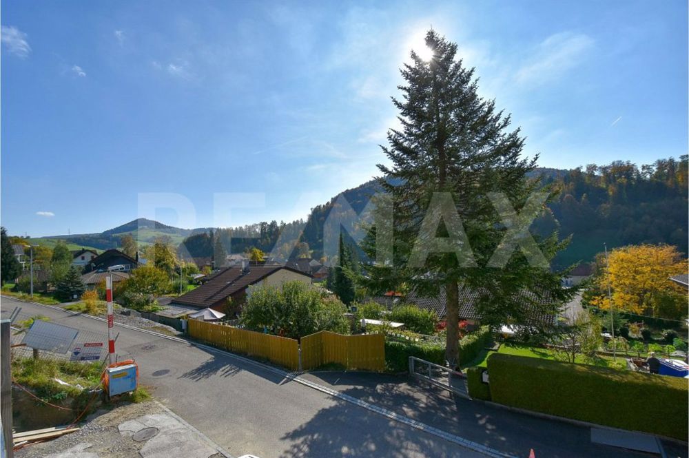 Erstbezug: Terrassenwohnung mit hochwertigem Ausbau an sonniger und ruhiger Aussichtslage - Bild 1