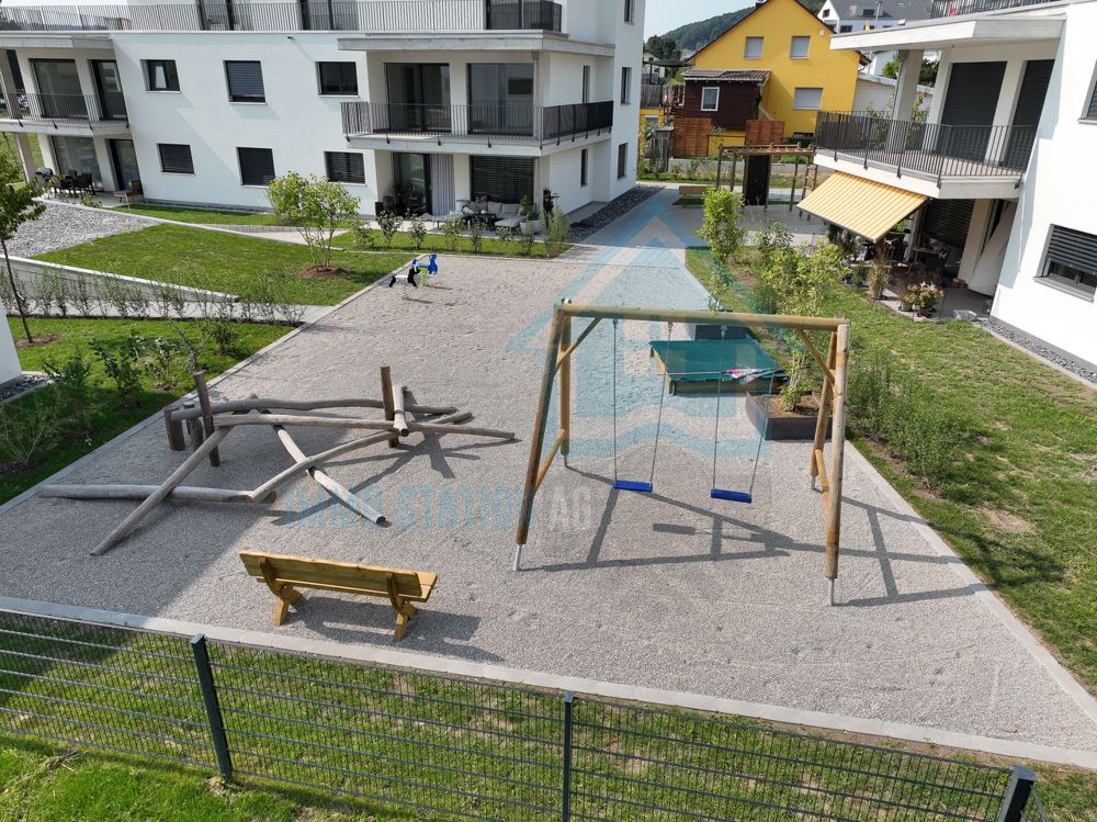 Exklusive 3.5-Zimmer-Neubau Gartenwohnung - modern, hell und zentral - Spielplatz