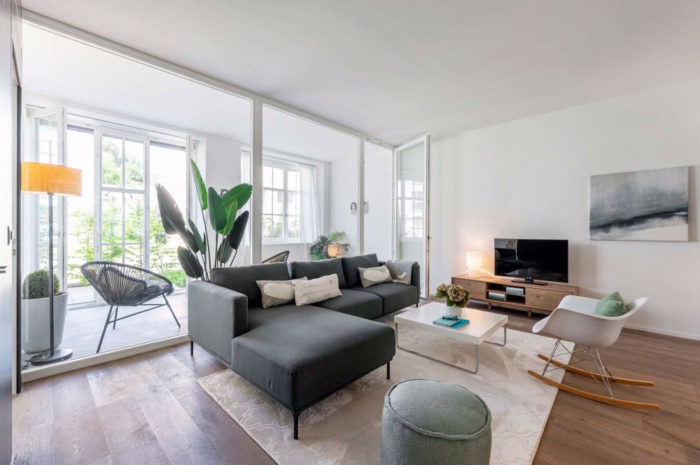 Letzte Erdgeschosswohnung: 4.5 Zimmer Wohnung mit Sitzplatz - Bild 2