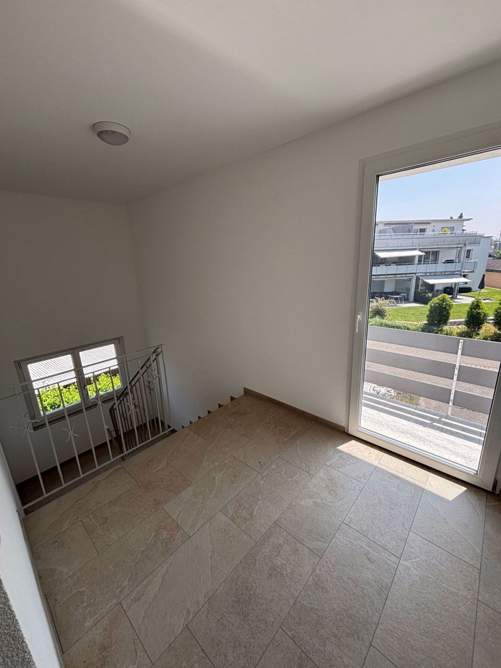 Neu renovierte Wohnung im 2-Familienhaus - Bild 3