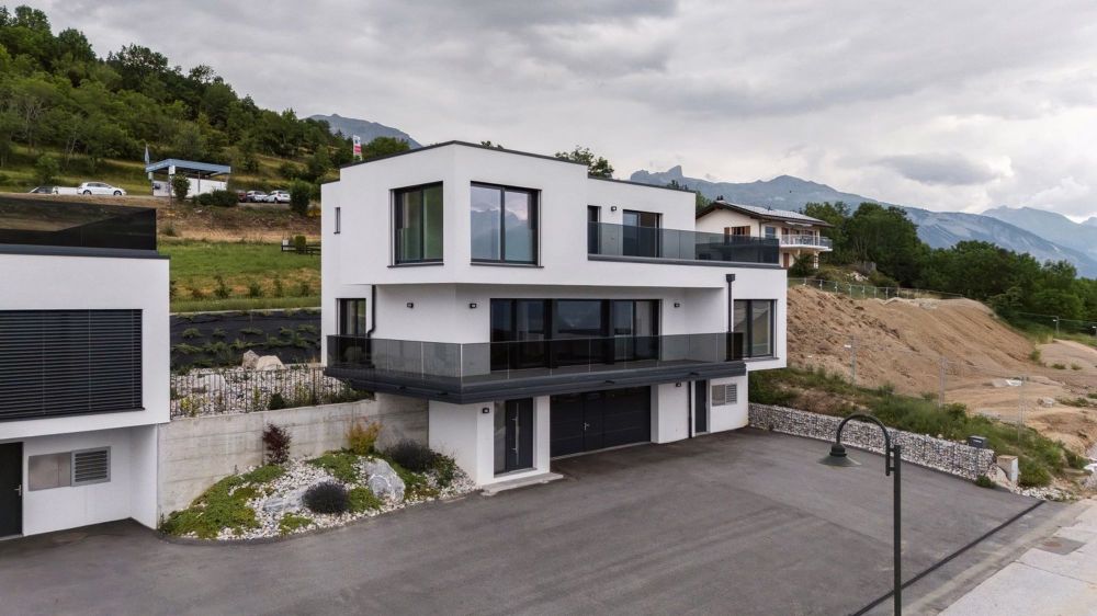 Villa contemporaine neuve sur la commune de Crans-Montana - Bild 1