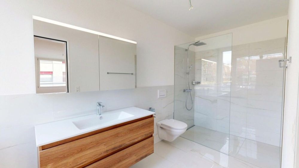 Moderne 4.5-Zimmer-Wohnung in Menziken AG – Stilvoll und Lichtdurchflutet - Bad en-suite