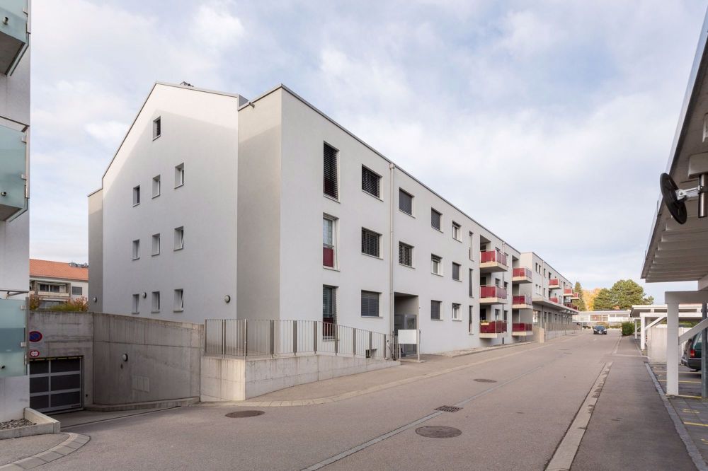 Schönes, sehr geräumiges und modernes Wohnen - Aussenansicht