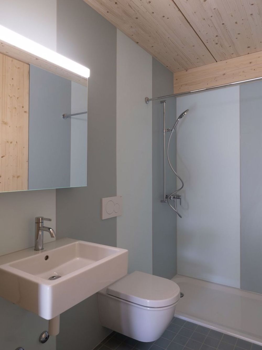 Erstvermietung ab 01.07.2025 / Wohnen im Neubau in Zürich Altstetten - 02_Dusche.jpg