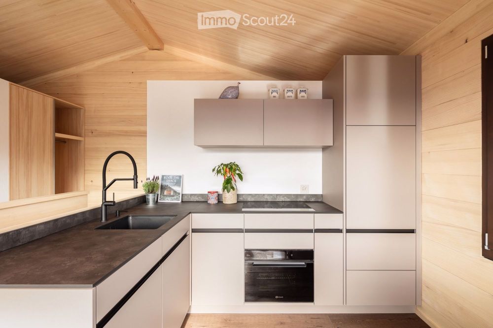 Modernes Minergie-Chalet mit atemberaubendem Bergblick in Präz/Cazis - Bild 1