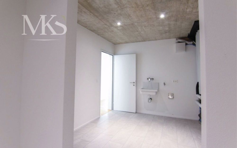 Grossflächige Neubauwohnung an ruhiger und sonniger Lage - Bild 10