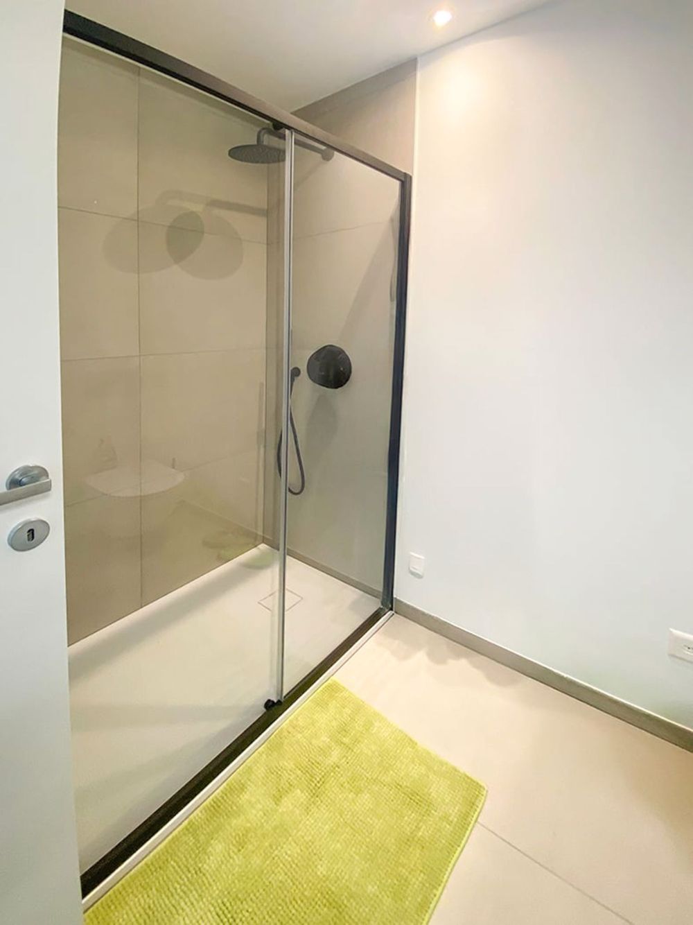 Modernes Einzimmerapartment mit Balkon in strategischer Lage in Locarno - Bild 8