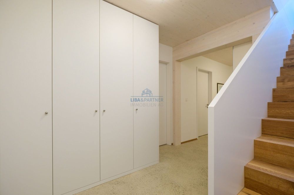 Exklusive 5.5-Z'Attika-Maisonette Wohnung im Herzen von Rheinfelden - Treppenaufgang / Gang 3. Obergeschoss / Staircase / corridor 3rd floor