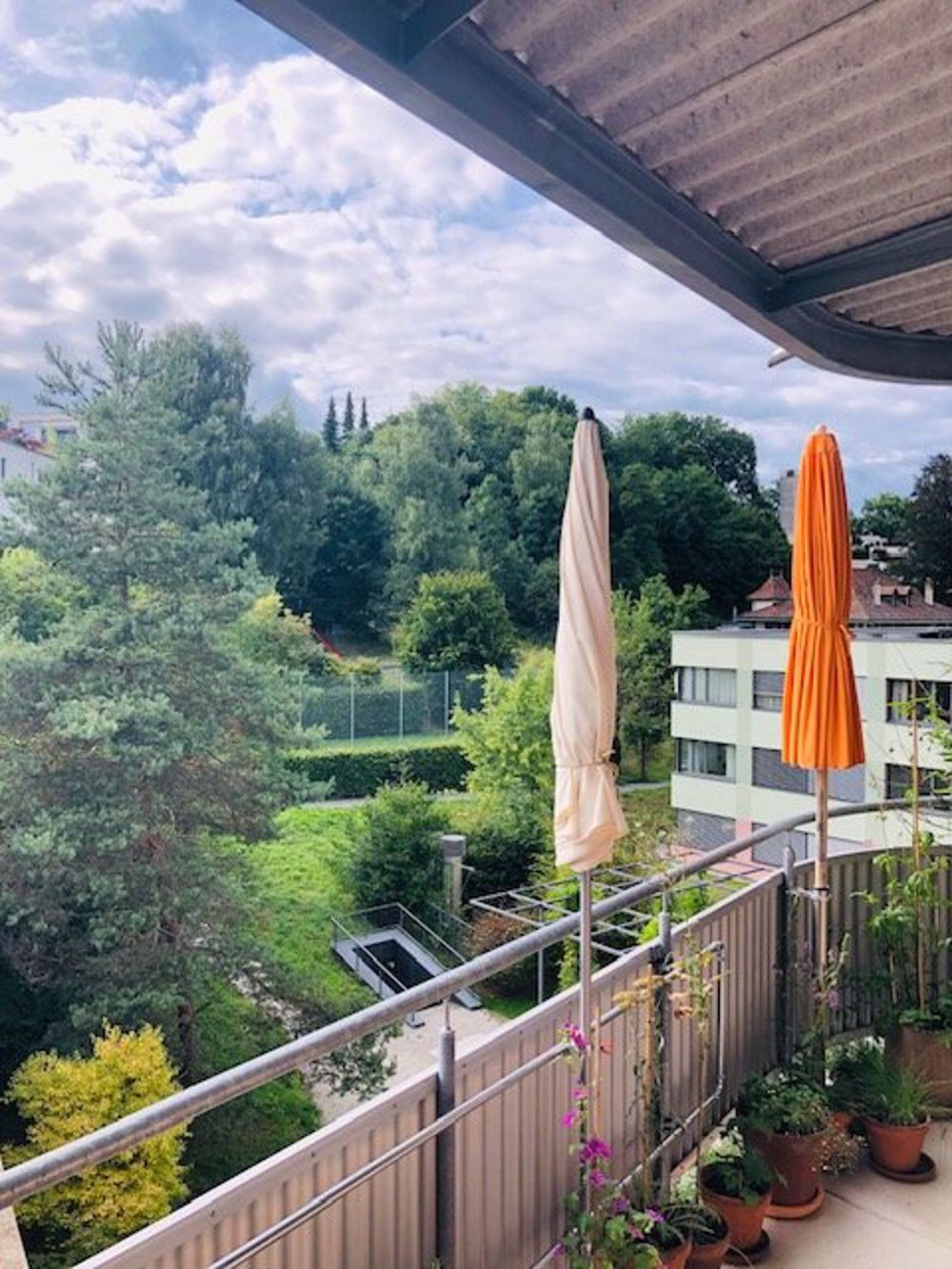 Untermiete: Modernes Studio mit kompletter Fensterfront - Bild 1