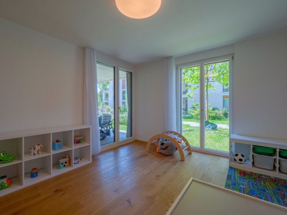 Neuwertige 4.5 Z' Gartenwohnung an zentraler und ruhiger Lage - Bild 8