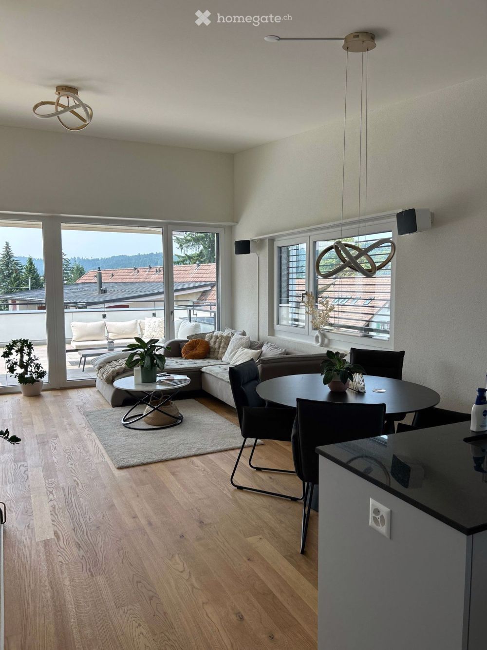 Moderne 2.5-Zimmer-Dachwohnung in Hirschthal - Bild 2