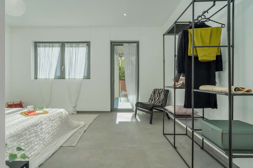 Exklusives Dachgeschoss mit Terrasse und offener Aussicht - Bild 7