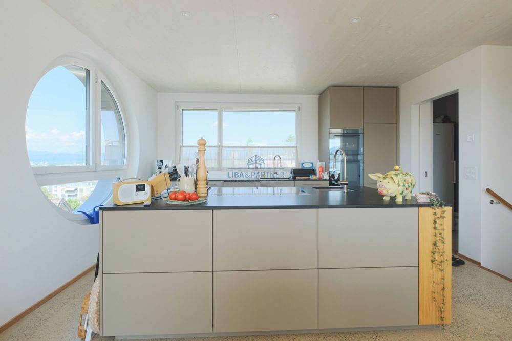 Exklusive 5.5-Z'Attika-Maisonette Wohnung im Herzen von Rheinfelden - Küche Attikageschoss / Kitchen attic floor