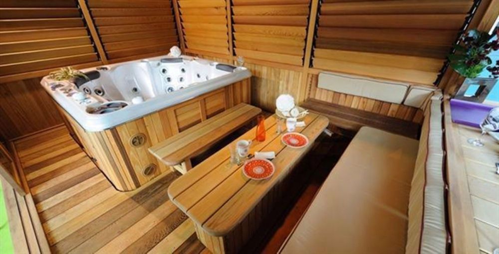 Luxuriöses Chalet mit Hausautomation, Spa, Ankleidezimmern und großer Garage im Untergeschoss mit mehr als 472 m2 Wohnfläche - Bild 7