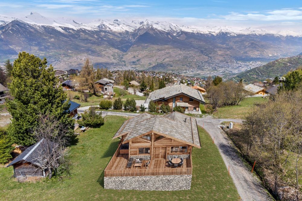 Chalet neuf ski-in/out - PERMIS EN FORCE - Photo digitale non contractuelle