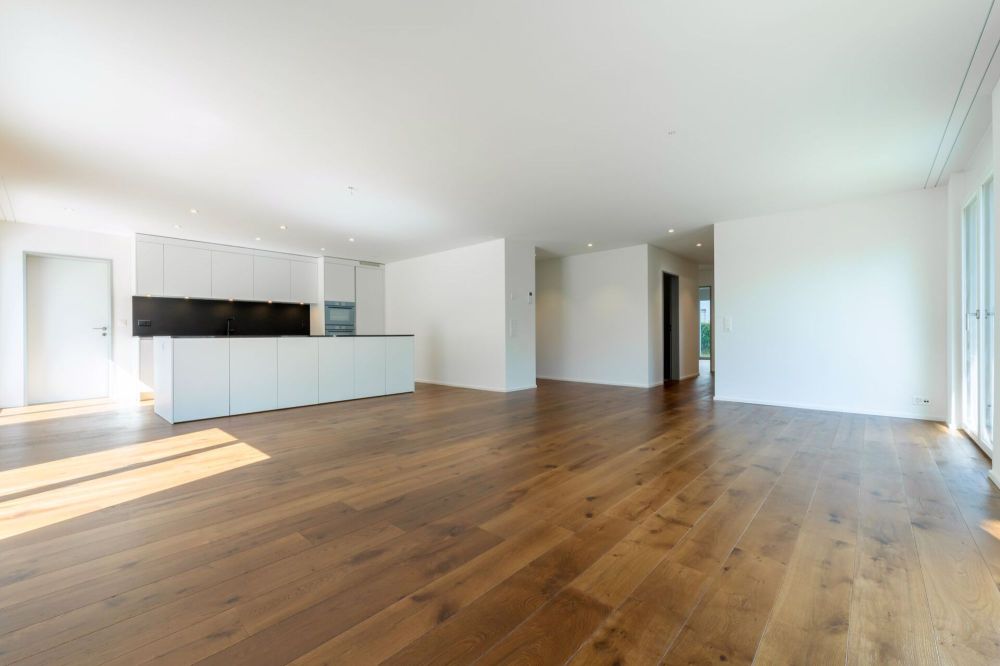 Wohn(T)raum - Exklusive 4½-Zimmer-Gartenwohnung an bester Lage in Spreitenbach! - Bild 3