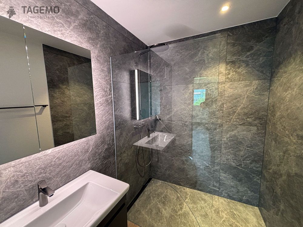 Wohnen mit Stil: helle 3½-Zi-Neubauwohnung mit Balkon & Lift in Glashütten - Bild 10