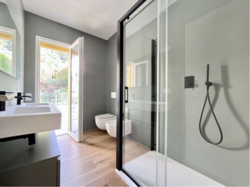 Dachgeschoss 4.5 Zimmer mit Terrassen und Seeblick in Brusino Arsizio - Bild 13