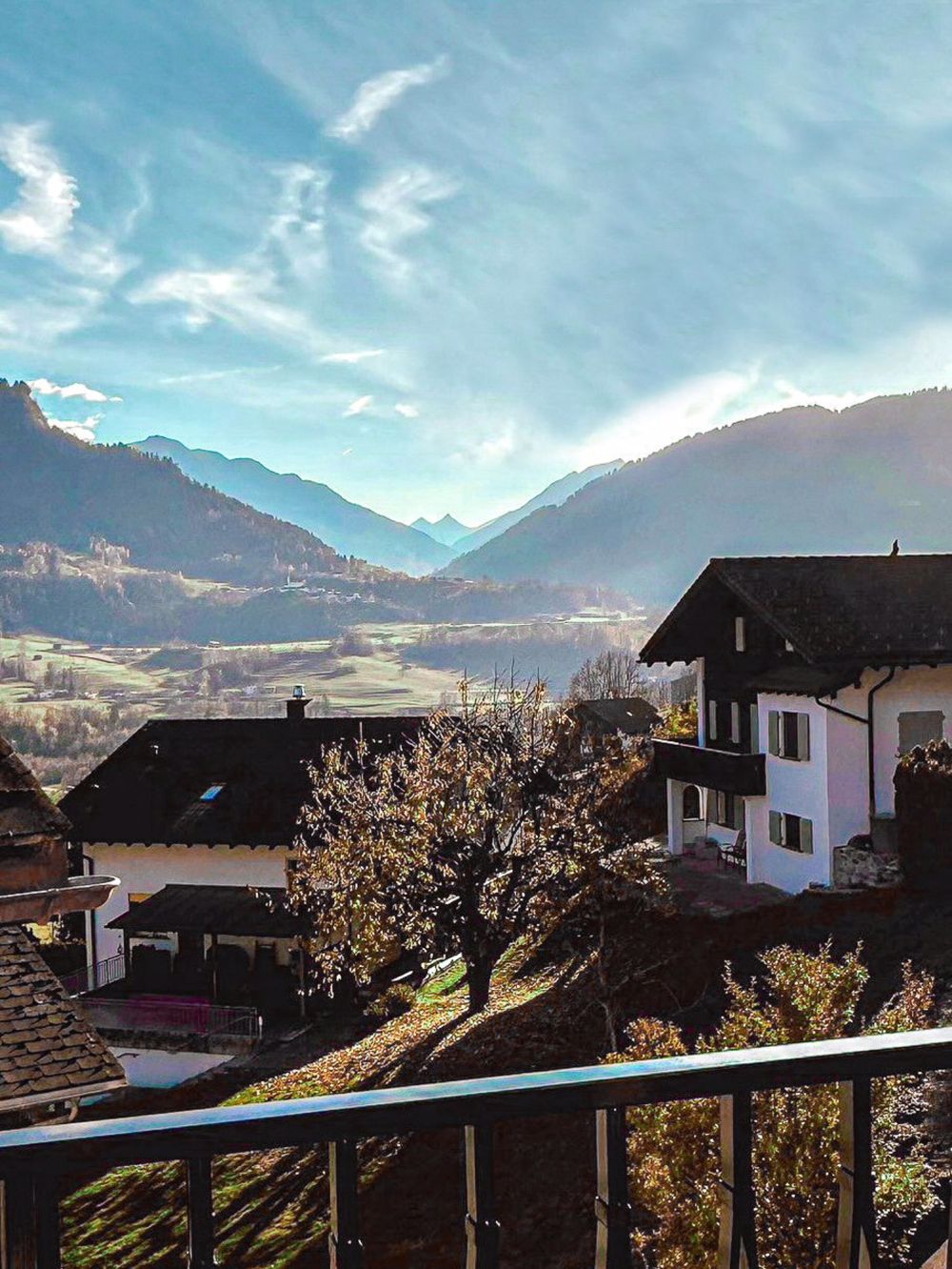 Exklusives Wohnhaus in Schluein – Einzigartig mit Bergpanorama - Bild 9