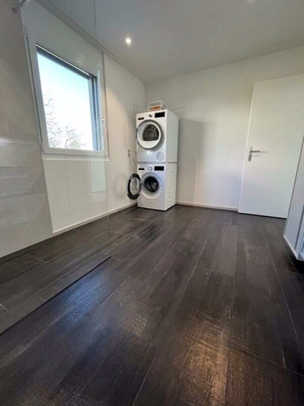 Moderne Wohnung aus dem Jahr 2023 - Bild 2