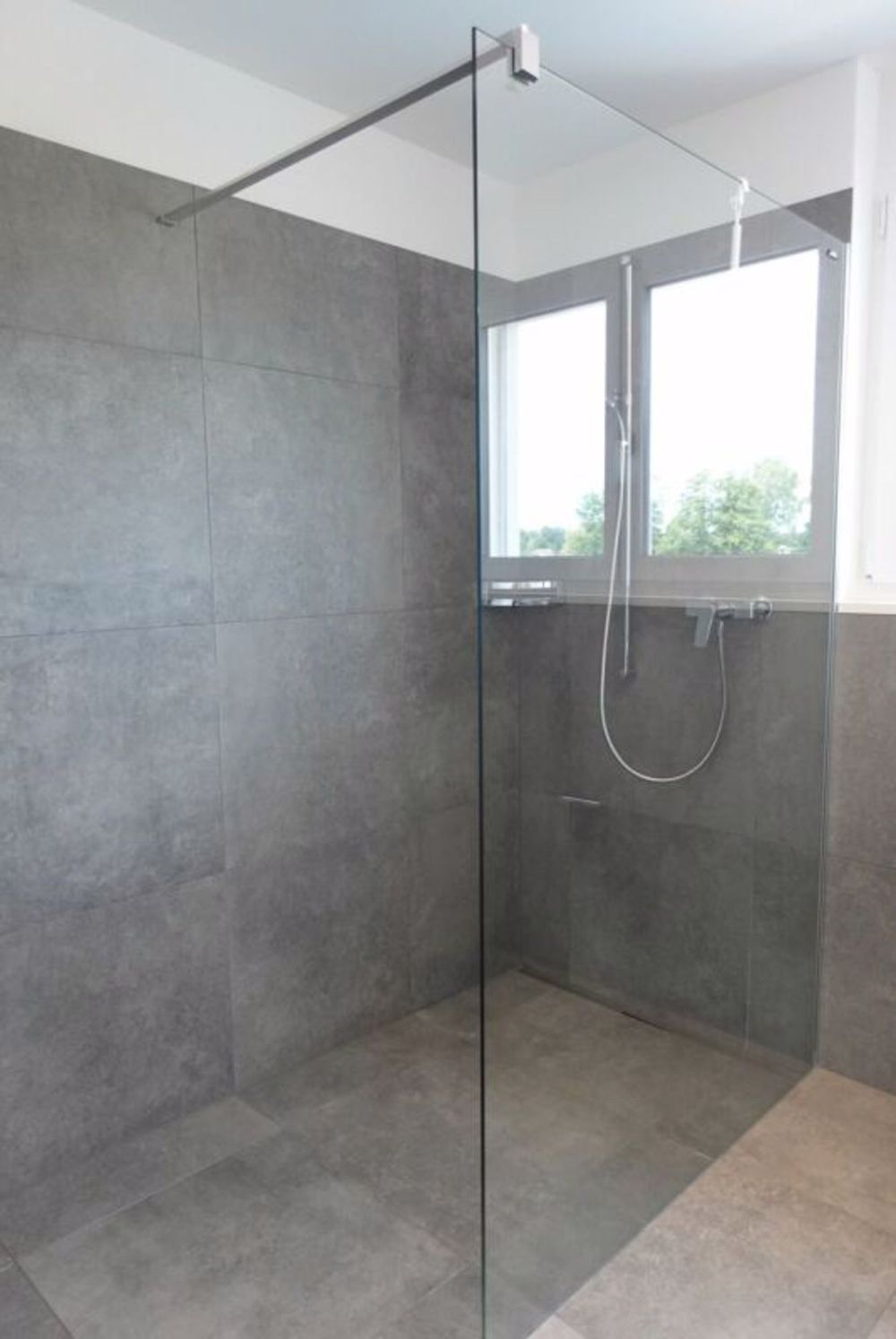 2.5 Zimmer Attikawohnung mit Fernsicht in Derendingen - begehbare Dusche