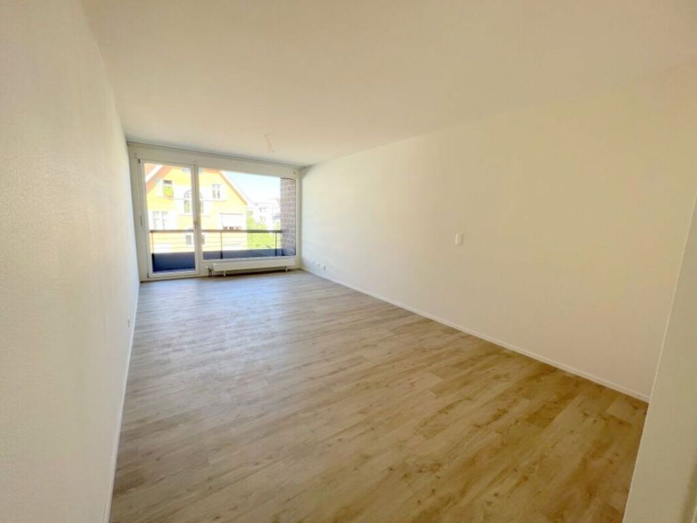 Erstbezug unserer neu sanierten 3.5 Zimmerwohnungen! - Wohnzimmer