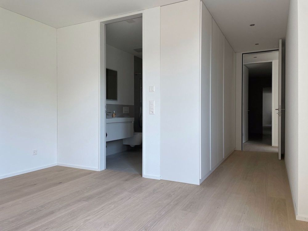 Grosse 4.5 Zimmerwohnung mit zwei Balkonen - Bild 4