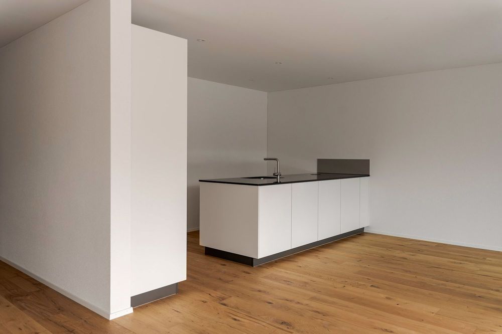 Moderne 4.5-Zimmer-Wohnung mit grossem Balkon - Bild 2