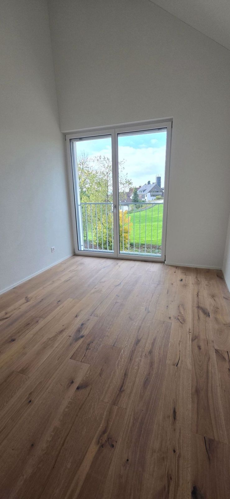 Helle 3.5-Zimmer-Dachwohnung mit charmantem Ambiente - Bild 10