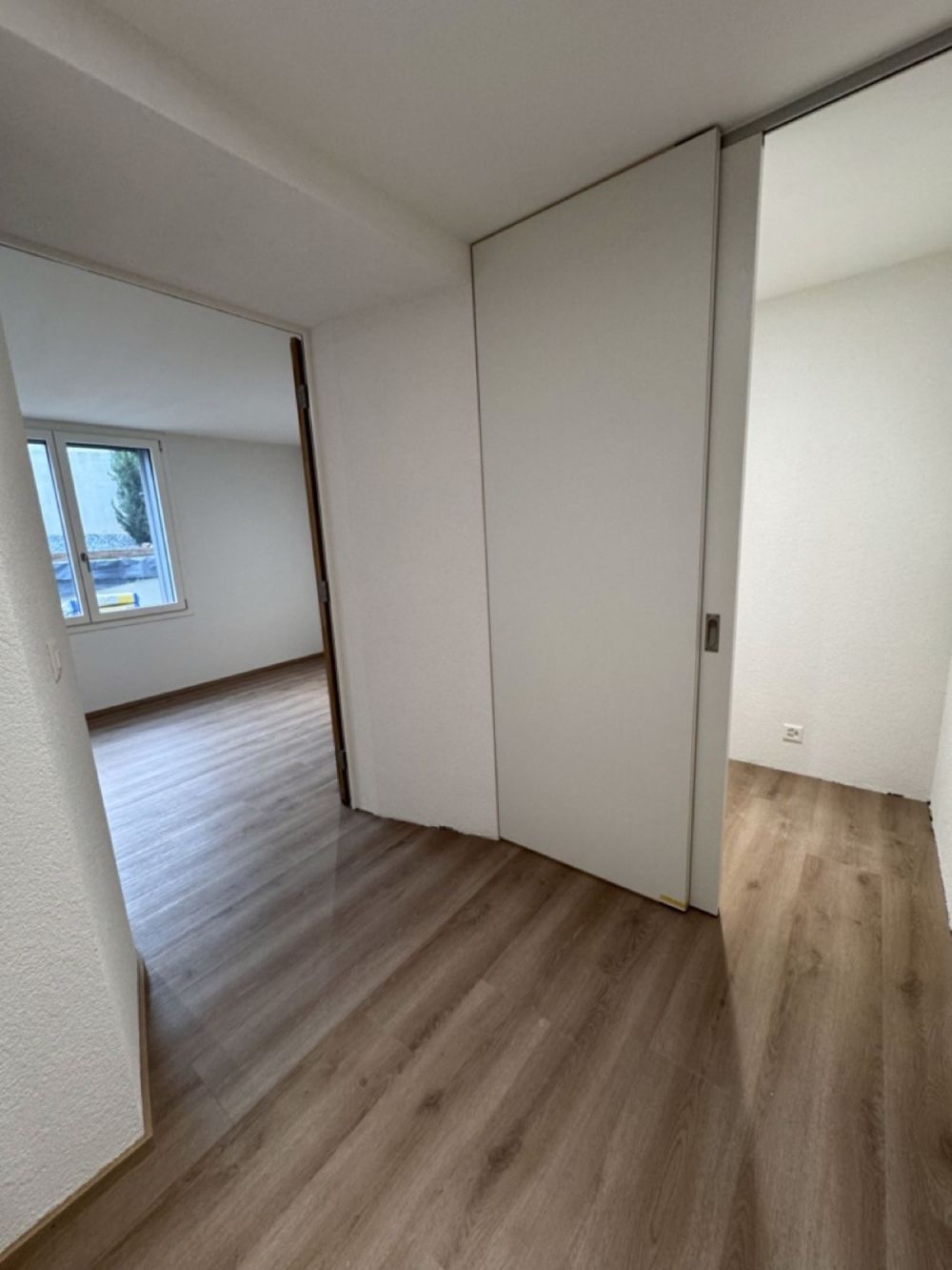 Modernes Wohnen mit Garten und Stil im Dorfkern von Arisdorf - Bild 10