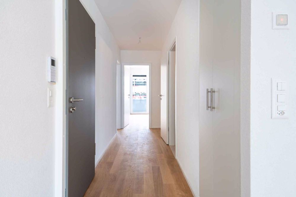 Luxuriöse 4.5-Zimmer-Wohnung mit überdachtem Balkon von 76m2 und Seeblick - Bild 4