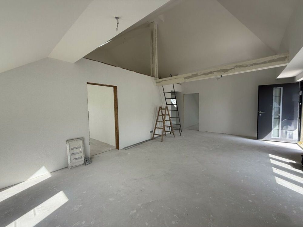 Raum für Ideen über den Dächern! Stilvolle Dachwohnung zur individuellen Gestaltung - Bild 6