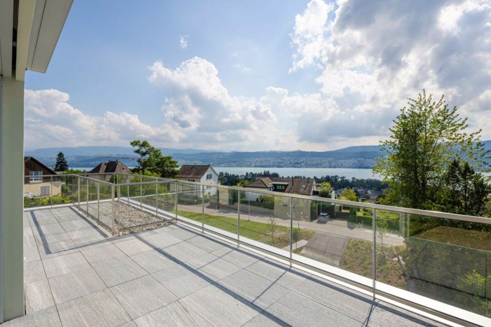 Azure Heights exklusives 4.5-Zimmer-Penthouse mit traumhafter See- und Alpensicht - Bild 1