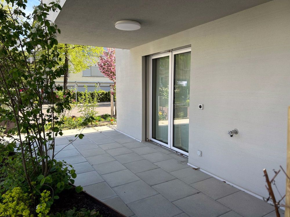 Moderne 2.5 Zimmer-Erdgeschosswohnung mit Garten - Bild 9