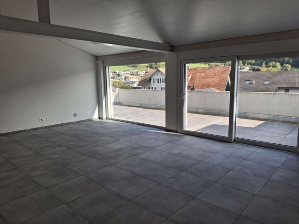 Appartement en attique 5.5 pièces au calme au coeur du village de Courrendlin - Bild 1