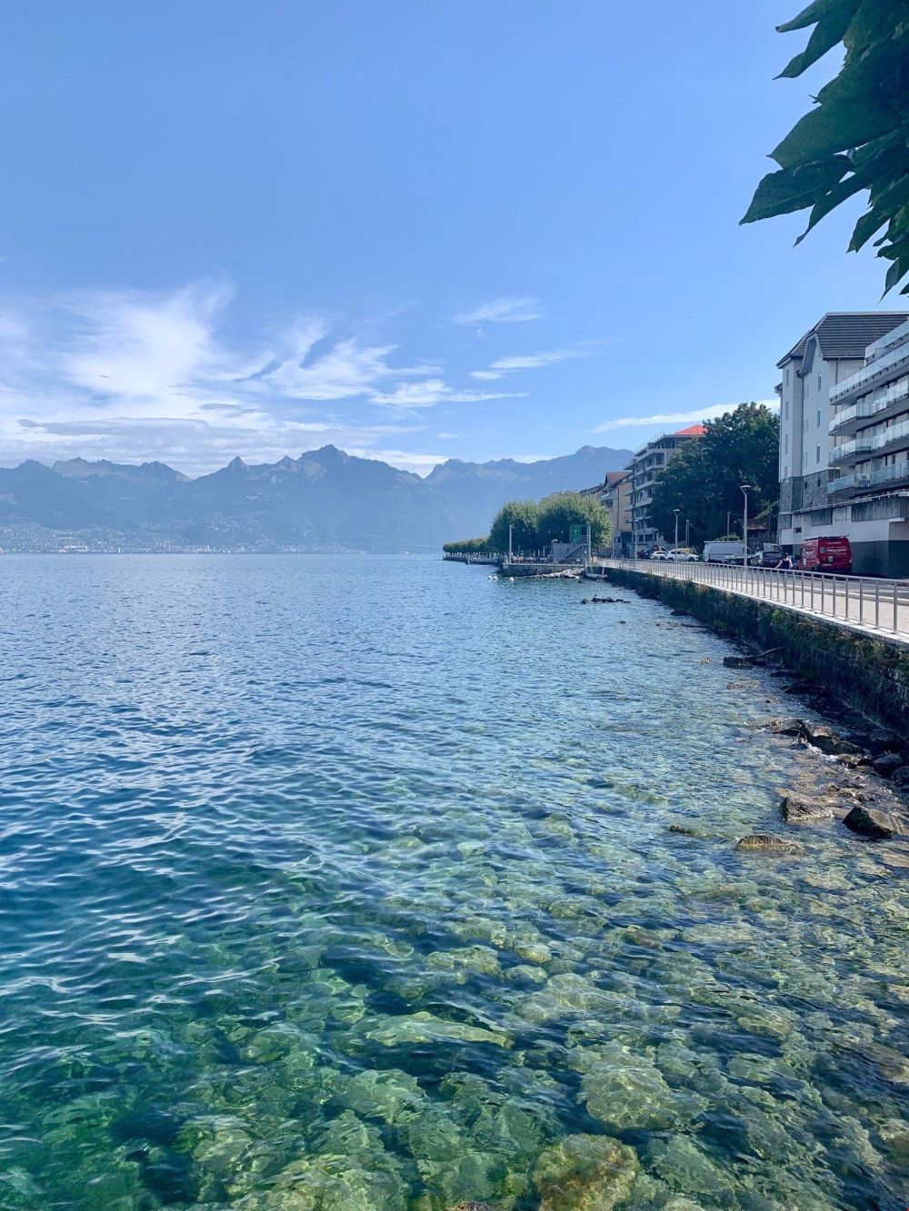 Appartement vue Lac, les pieds dans l'eau. - Bild 5