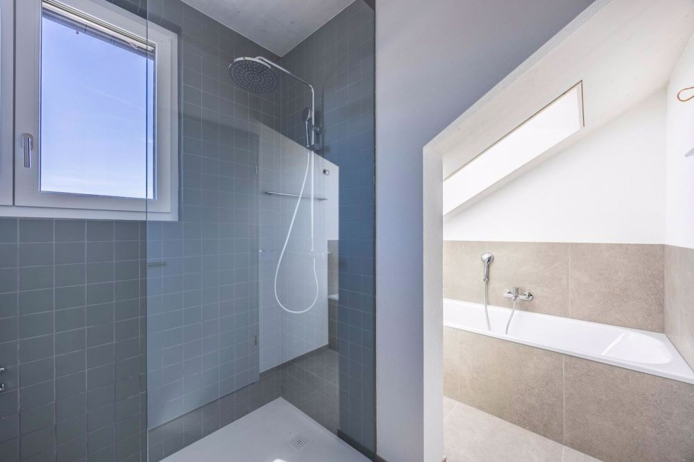 Neues exklusives 6 - 7.5-Zimmer Doppeleinfamilienhaus - ....Bad Du WC