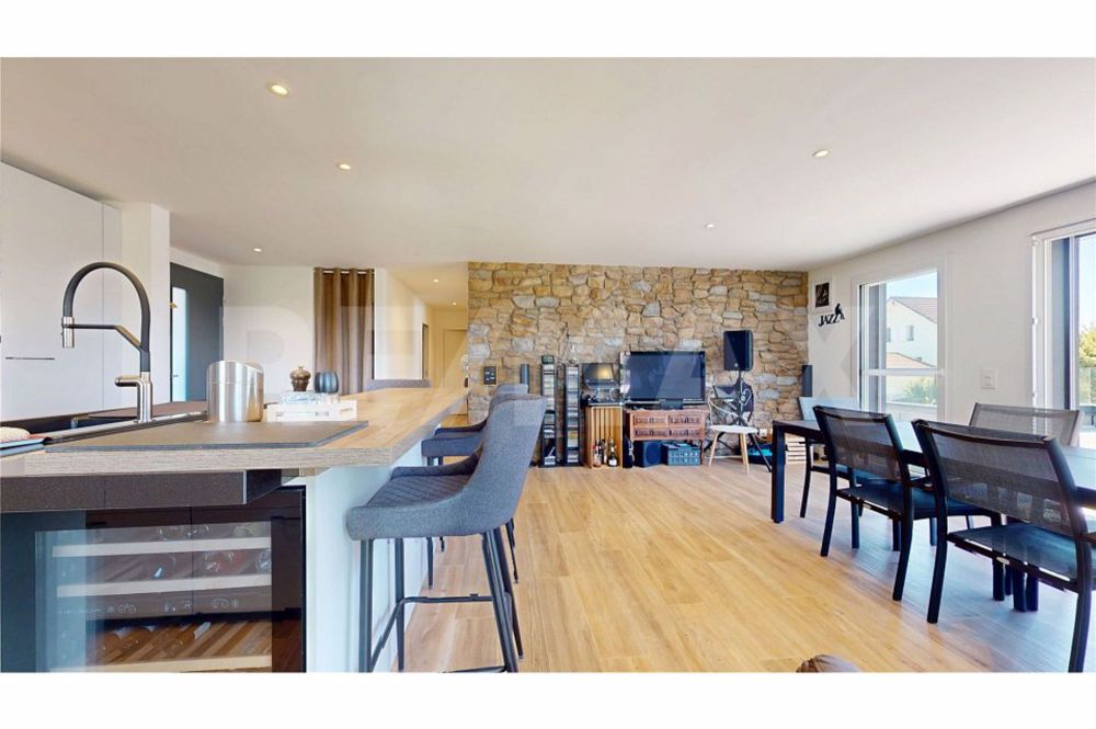 Seltenes, schönes Dachgeschoß in einem kleinen Gebäude mit 3 Wohnungen / Exklusivität RE/MAX - Bild 2