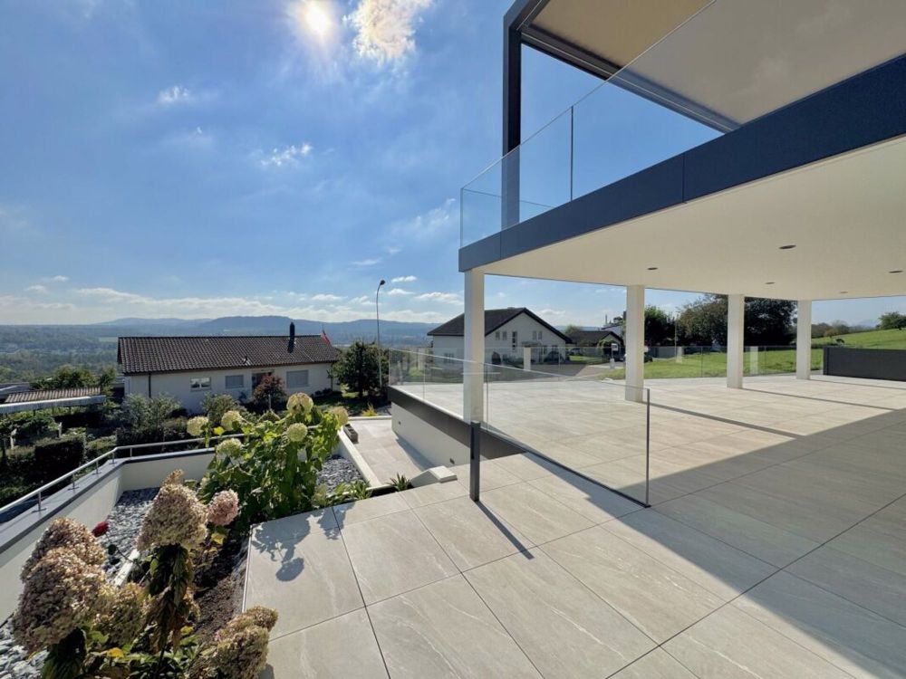 Traumhaus mit moderner Technik, Solaranlage und spektakulärer Terrasse mit Bergblick - Bild 4